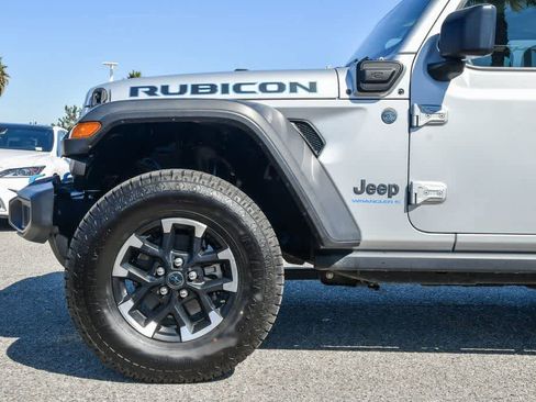 Used 2024 Jeep Wrangler Unlimited Rubicon 4xe image 11