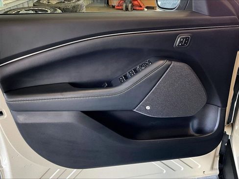 Used 2025 Ford Mustang Mach-E Premium image 9