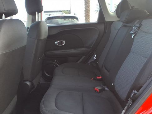 Used 2019 Kia Soul + image 13