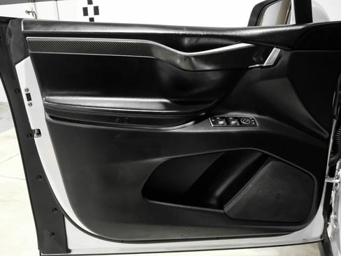 Used 2016 Tesla Model X P90D image 38