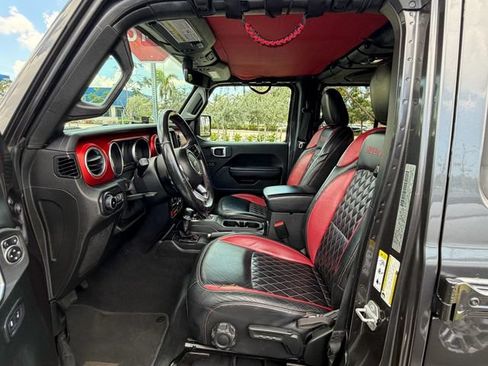 Used 2018 Jeep Wrangler Unlimited Rubicon AWD/4WD image 9