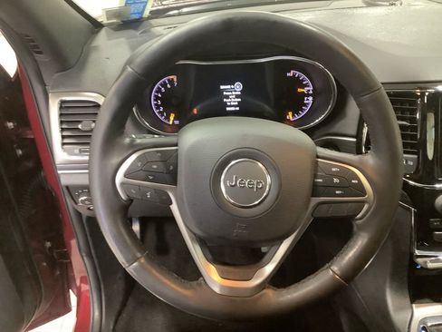 Certified 2020 Jeep Grand Cherokee Limited w/ Luxury Group II image 18