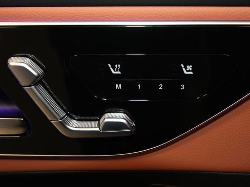 Used 2023 Mercedes-Benz GLC 300 image 9