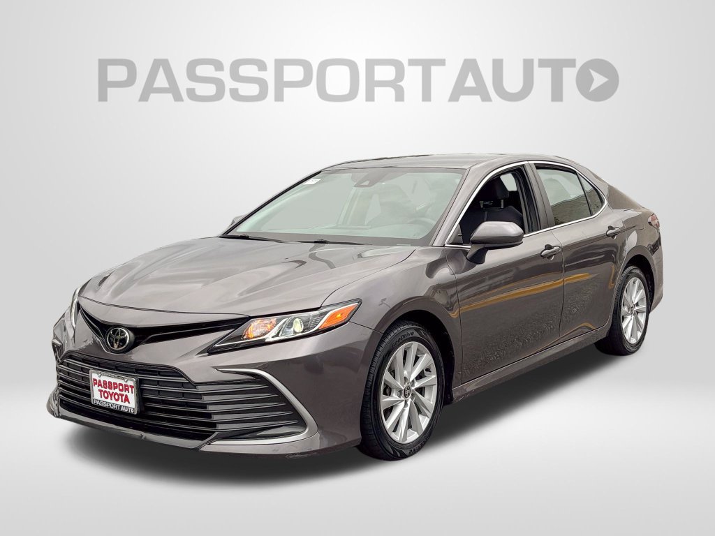 Used 2022 Toyota Camry LE FWD image 1