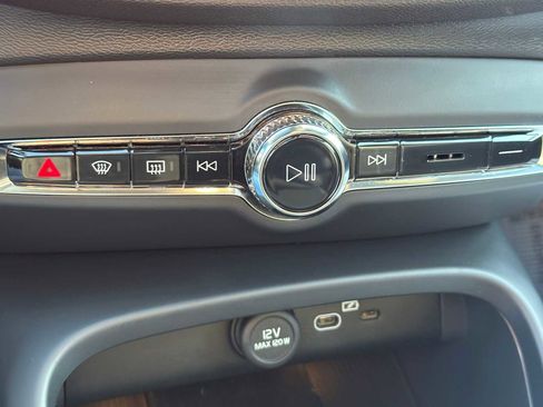 Certified 2023 Volvo XC40 Recharge Ultimate image 37