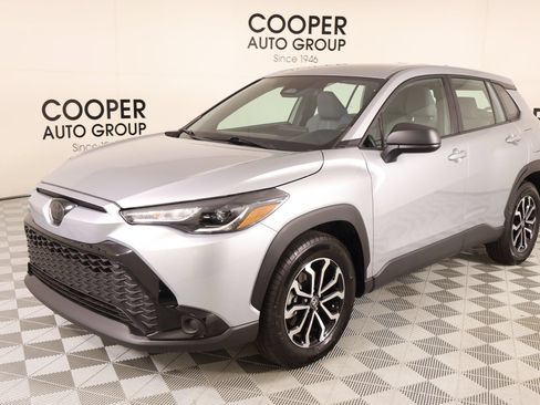 Used 2025 Toyota Corolla Cross AWD Hybrid image 9