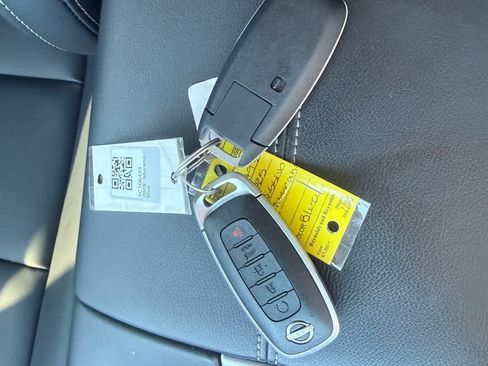 Certified 2025 Nissan Murano SV image 34