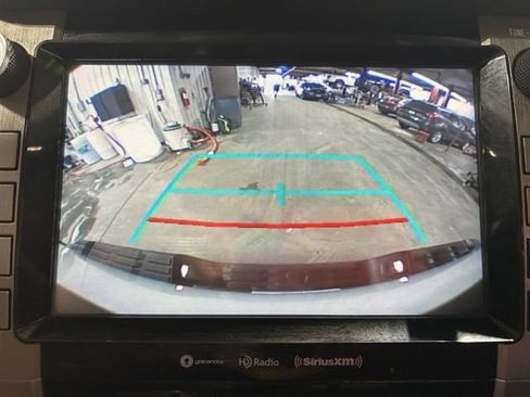 Used 2021 Toyota Tundra 4x4 CrewMax image 8