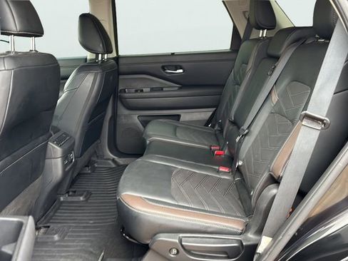 Used 2024 Nissan Pathfinder Platinum w/ Cargo Package FWD image 16