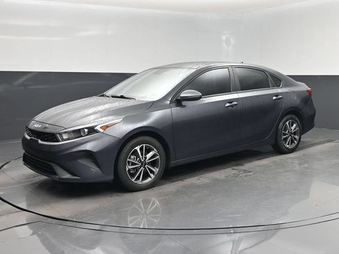 Used 2023 Kia Forte LXS w/ LXS Technology Package FWD image 9