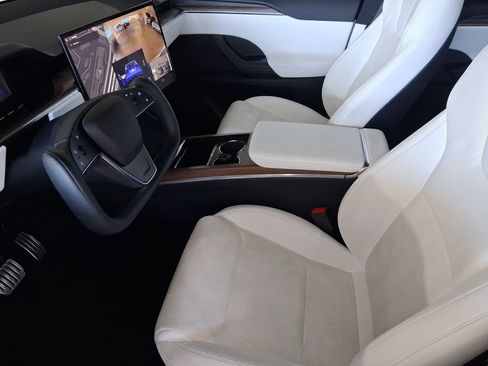 Used 2022 Tesla Model X AWD image 12