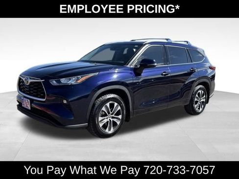 Used 2020 Toyota Highlander XLE AWD/4WD image 1