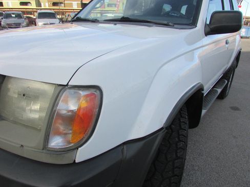 Used 2000 Nissan Xterra XE image 9