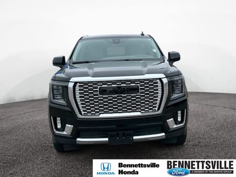 Used 2021 GMC Yukon Denali w/ Denali Premium Package image 8