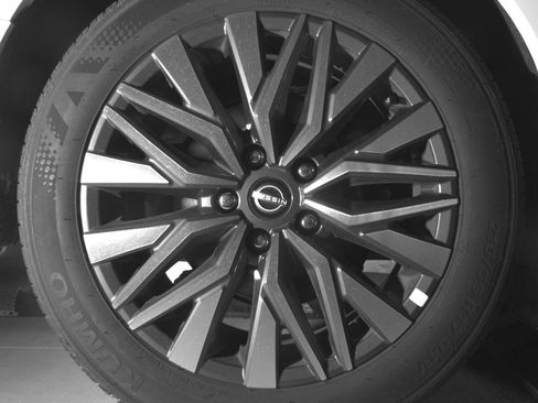 Used 2025 Nissan Altima 2.5 SV image 15