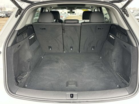 Used 2023 Audi Q5 2.0T Premium w/ Convenience Package image 10