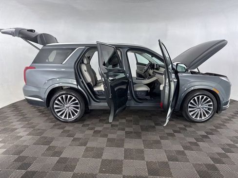 Used 2025 Hyundai Palisade Calligraphy image 17