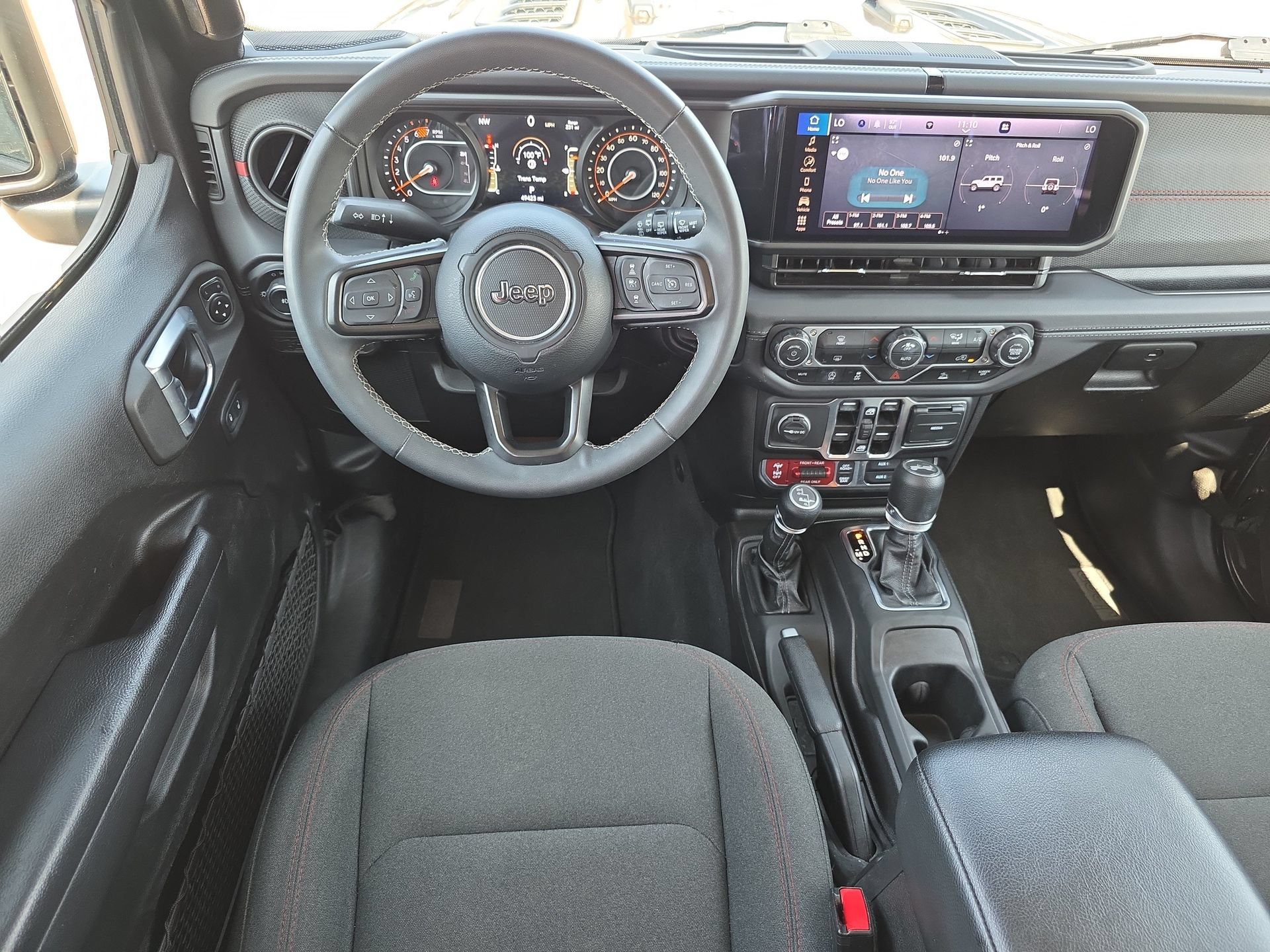 Used 2025 Jeep Wrangler Unlimited Rubicon AWD/4WD image 12