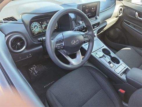 Used 2023 Hyundai Kona SE w/ Cargo Package image 6