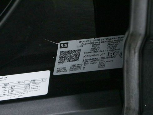 Used 2024 Cadillac Escalade Sport w/ LPO, ONYX Package AWD/4WD image 40