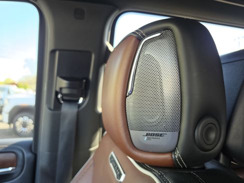 Used 2023 GMC Yukon XL Denali Ultimate AWD/4WD image 34