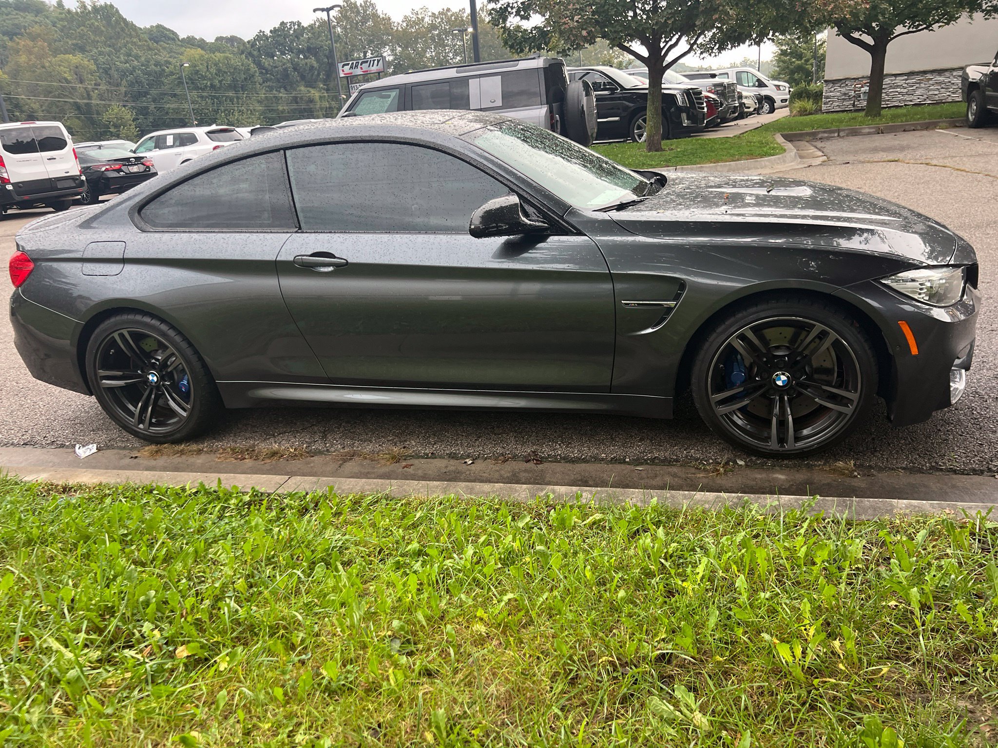 Used 2017 BMW M4 Coupe RWD image 4