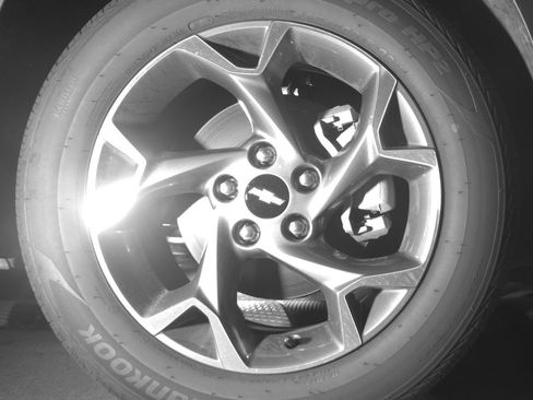 Used 2025 Chevrolet Trax LT w/ LT Convenience Package FWD image 13