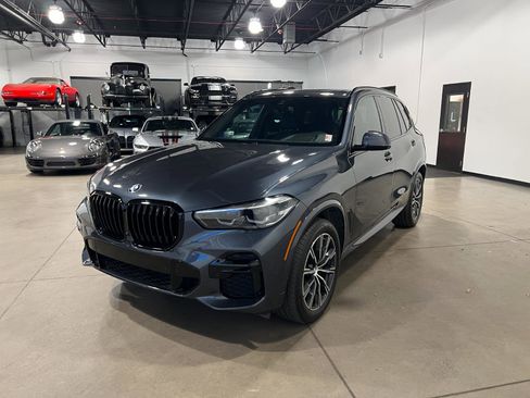 Used 2022 BMW X5 xDrive40i w/ M Sport Package image 7