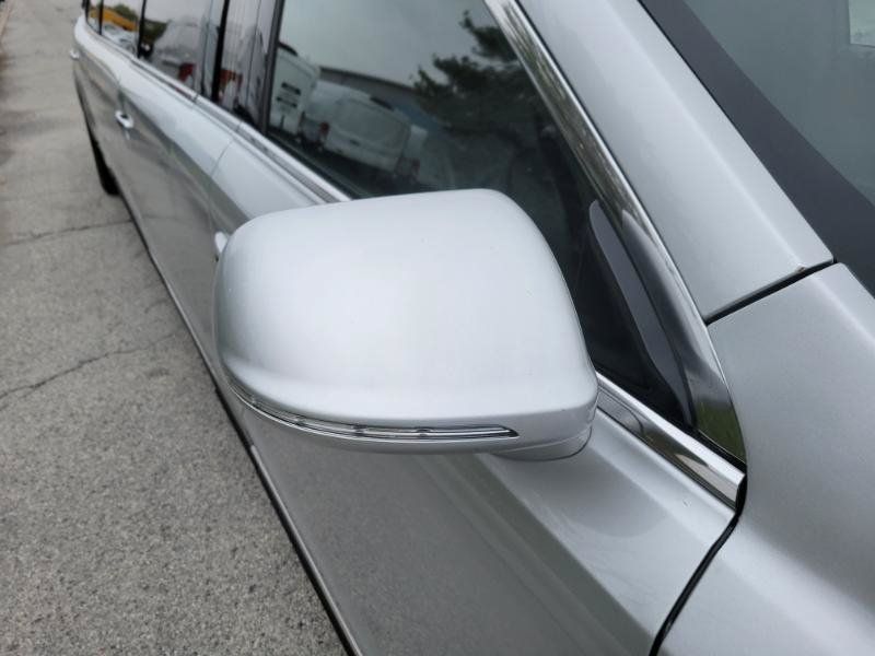 Used 2013 Lincoln MKT AWD image 20