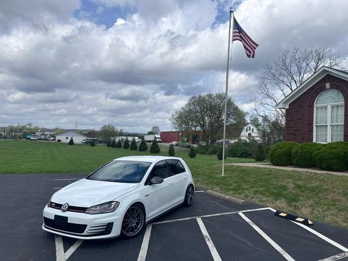 Used 2015 Volkswagen GTI S image 1