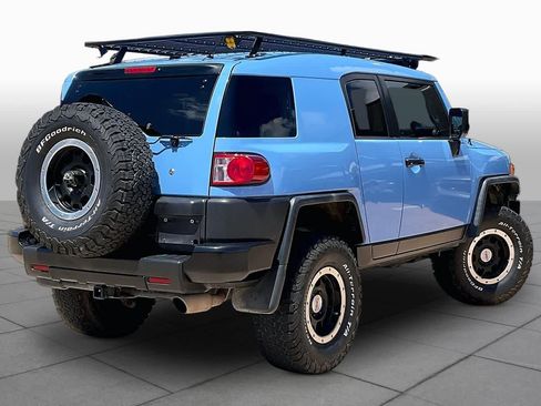Used 2011 Toyota FJ Cruiser 4WD w/ TRD Sport Pkg image 12