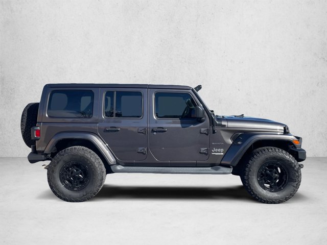 Used 2018 Jeep Wrangler Unlimited Sahara AWD/4WD image 4