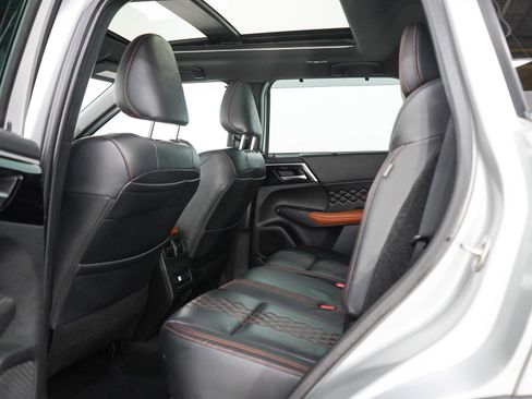 Used 2022 Mitsubishi Outlander SEL AWD/4WD image 18