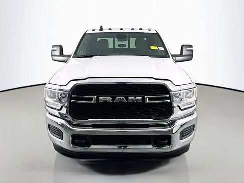 Used 2024 RAM 3500 Tradesman w/ Chrome Appearance Group AWD/4WD image 2