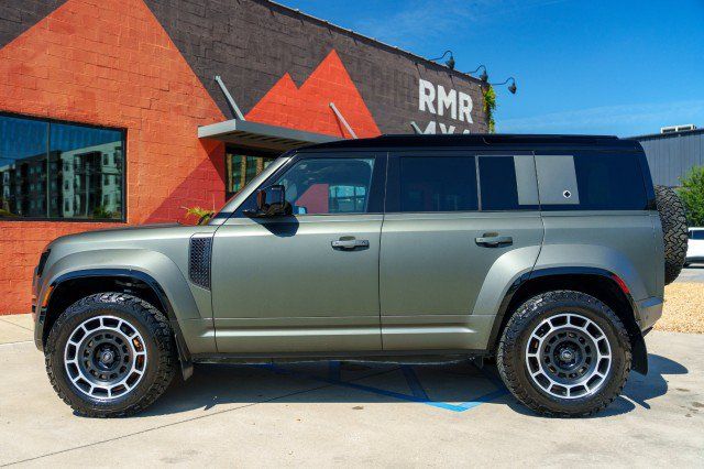 Used 2025 Land Rover Defender 110 AWD/4WD image 8