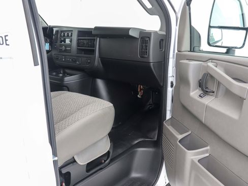 Used 2024 Chevrolet Express 3500 w/ Power Convenience Package image 13