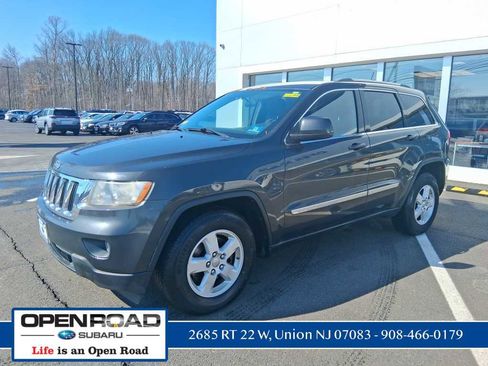 Used 2011 Jeep Grand Cherokee Laredo image 3