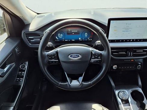 Used 2023 Ford Escape Platinum image 14