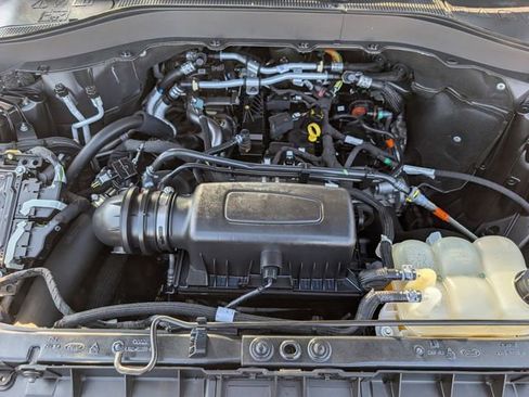 Used 2022 Ford Explorer XLT w/ Equipment Group 202A image 28