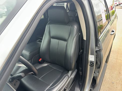 Used 2024 Ford Expedition Max XLT AWD/4WD image 27