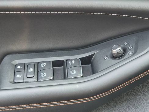 Used 2025 Jeep Grand Cherokee Overland w/ Luxury Tech Group IV AWD/4WD image 27