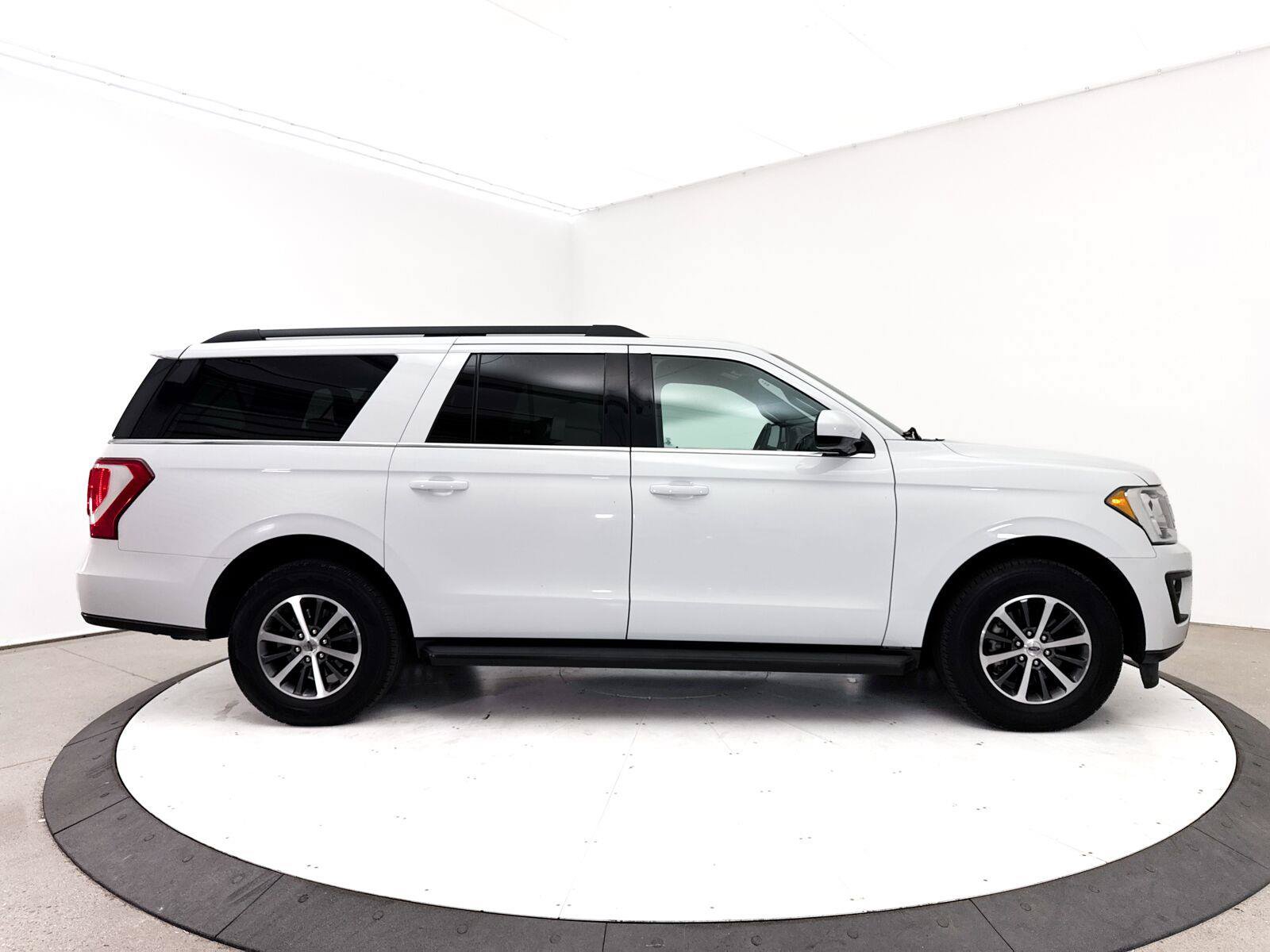 Used 2019 Ford Expedition Max XLT RWD image 32