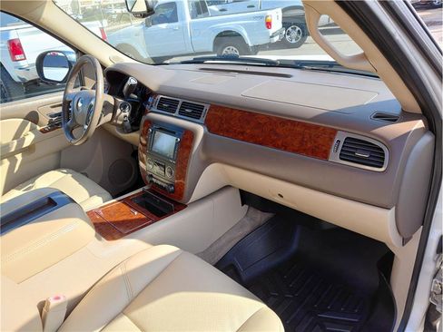 Used 2012 Chevrolet Suburban LTZ image 14