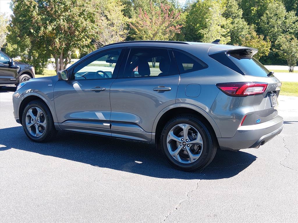 Certified 2023 Ford Escape ST-Line AWD/4WD image 6