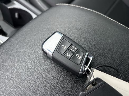 Used 2023 Volkswagen Atlas SE image 27