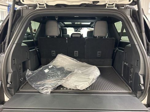 New 2025 Ford Expedition Max Platinum w/ Stealth Performance Package image 32