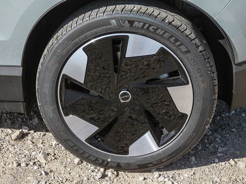 New 2026 Volvo EX30 Plus w/ Climate Package image 11