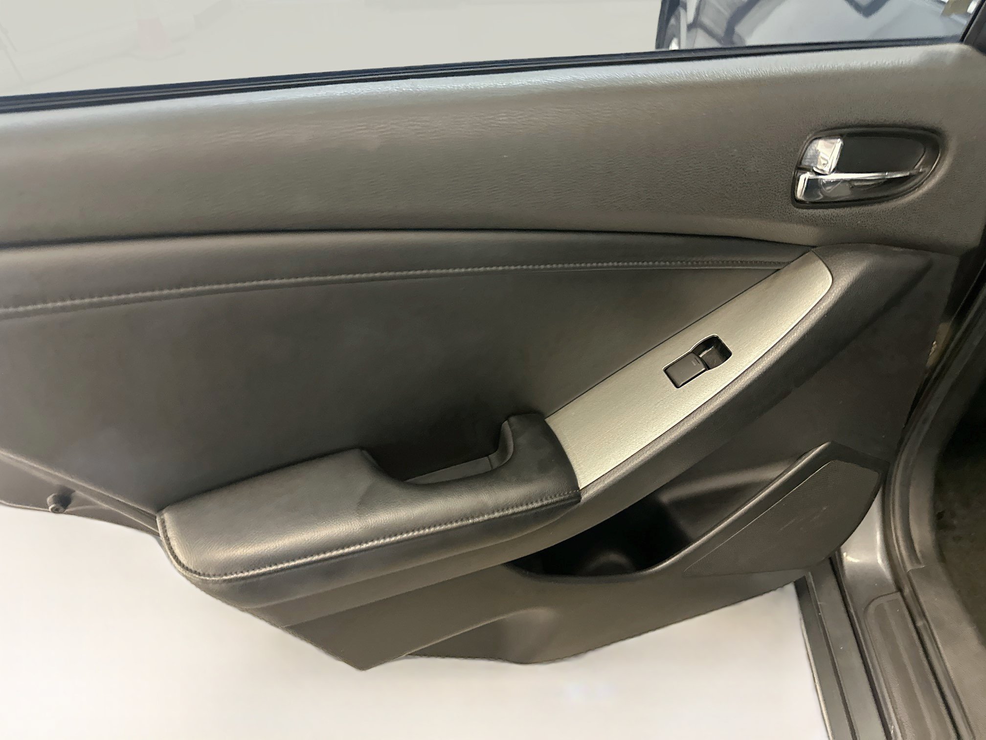 Used 2010 Nissan Altima 2.5 SL w/ SL Pkg FWD image 27