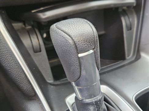 Used 2018 Honda Accord EX image 19
