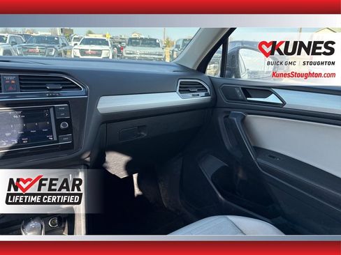 Used 2022 Volkswagen Tiguan S image 40